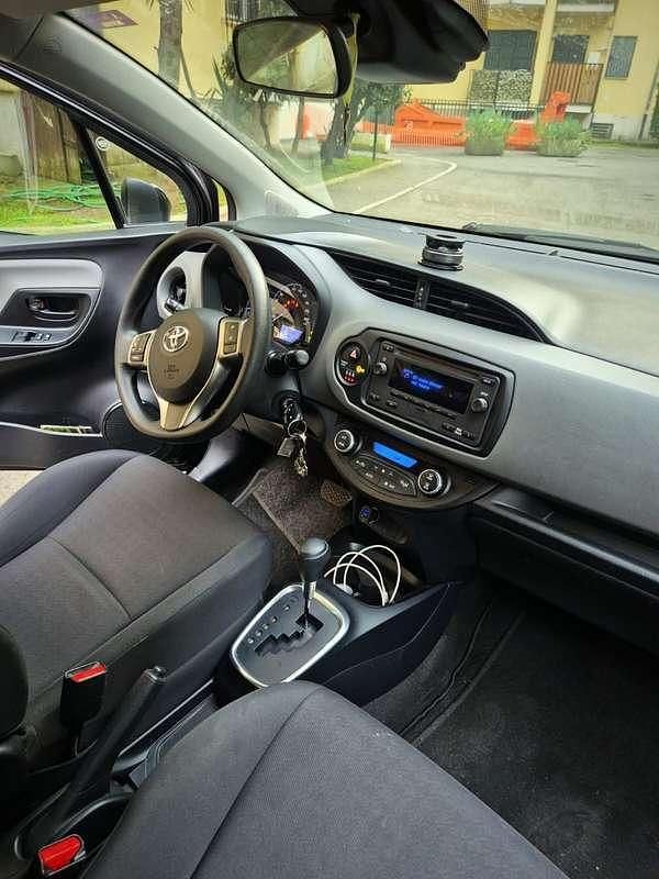 Usata Toyota Yaris Hybrid Active 75 CV (55 kW) 2018 Berlina