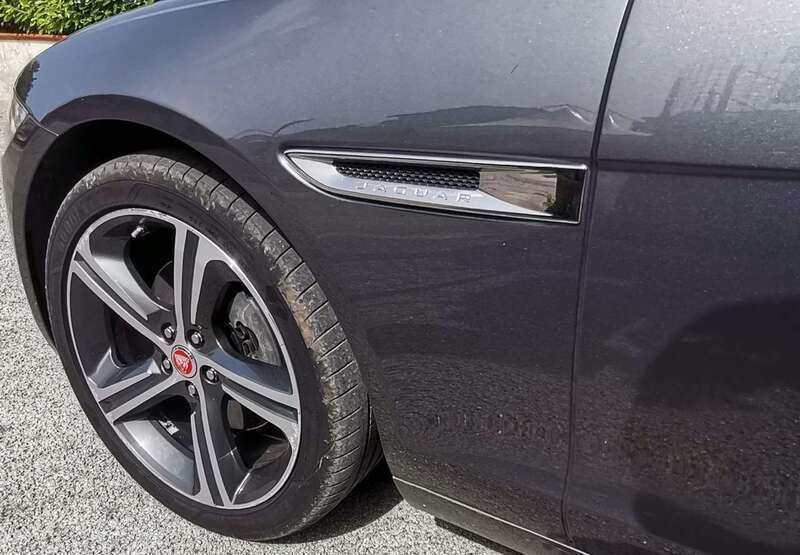 Usata Jaguar XF Business Edition 179 CV (131 kW) 2017 Argento Berlina