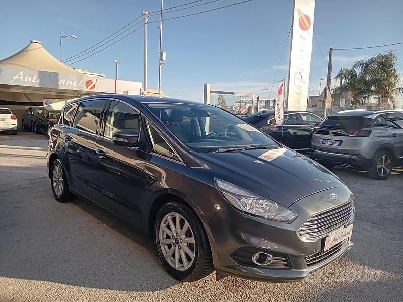 Usata Ford S-MAX Business Edition 180 CV (132 kW) 2017 Grigio Monovolume
