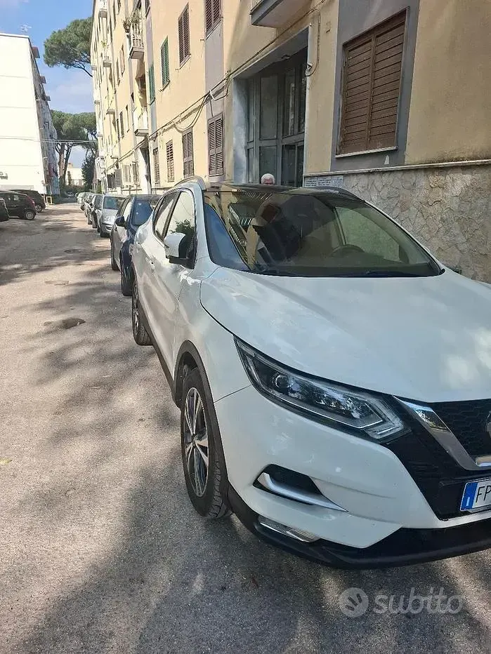Usata Nissan Qashqai Tekna 131 CV (96 kW) 2018 Bianco SUV