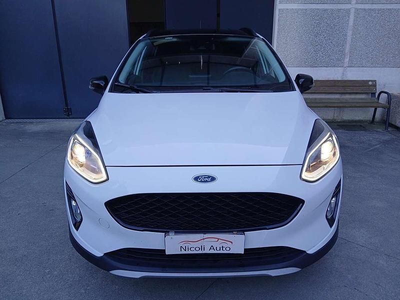 Usata Ford Fiesta Active 86 CV (63 kW) 2018 Bianco Berlina