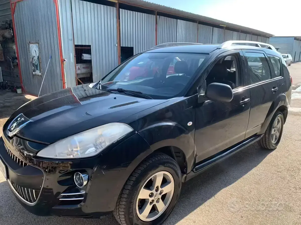 Käytetty Peugeot 4007 156 HP (114 kW) 2010 Musta Katumaasturi