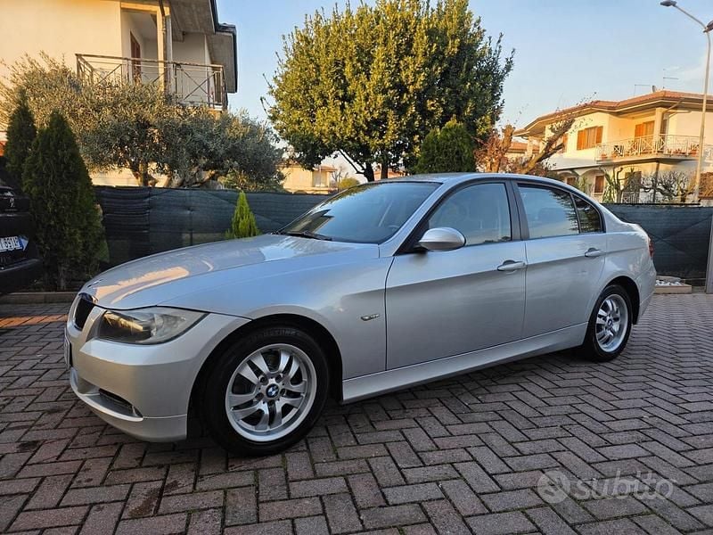 Usata BMW 318 122 CV (89 kW) 2006 Grigio Berlina