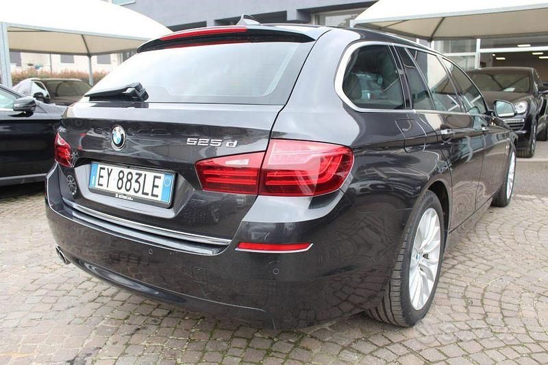 Usata BMW 525 Luxury Line 218 CV (160 kW) 2015 Grigio Station wagon