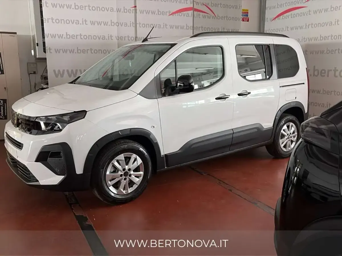 Nuova Peugeot Rifter Allure 102 CV (75 kW) 2026 Bianco Monovolume