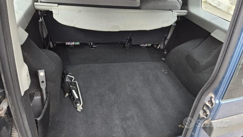 Usata Dacia Logan 75 CV (55 kW) 2008 Berlina