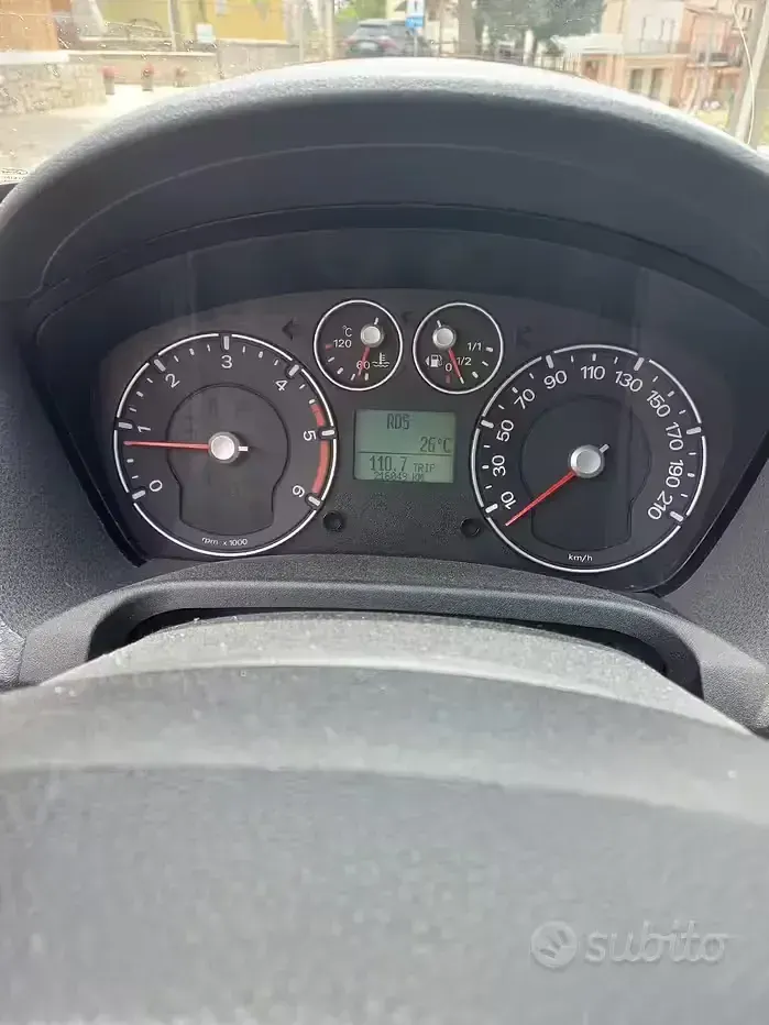 Usata Ford Fiesta 68 CV (50 kW) 2006 Nero Utilitaria