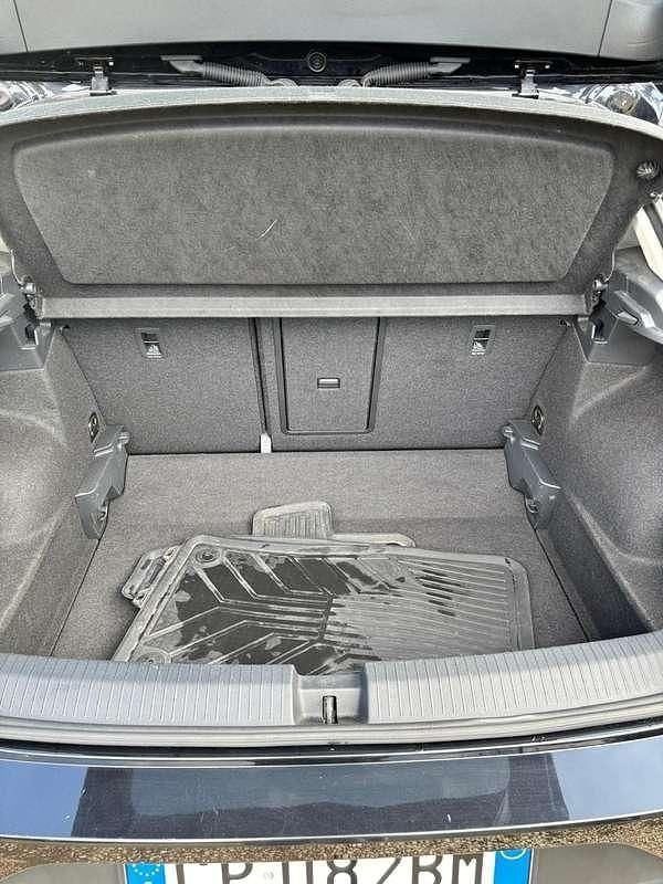 Usata VW T-Roc Style 110 CV (80 kW) 2023 Nero SUV