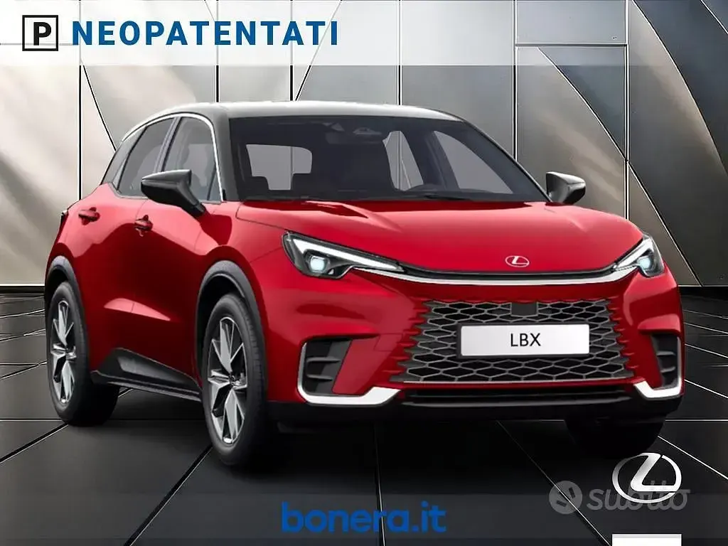Nuova Lexus LBX 136 CV (100 kW) 2026 Rosso SUV