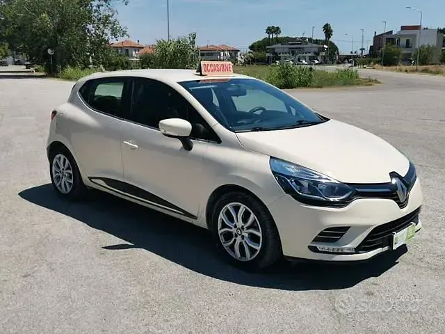 Usata Renault Clio IV Business 90 CV (66 kW) 2018 Beige Berlina