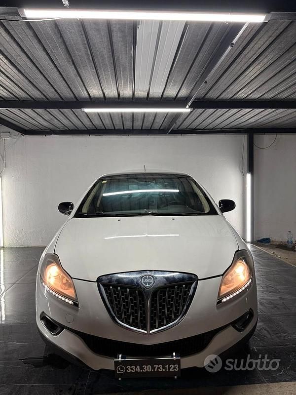 Usata Lancia Delta Gold 120 CV (88 kW) 2013 Bianco Utilitaria