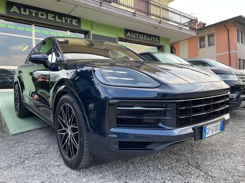 Usata Porsche Cayenne Coupe 470 CV (345 kW) 2023 Blu/azzurro Coupé
