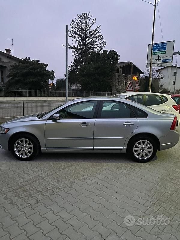 Grigio Usata 2007 Volvo S40 Tre volumi | 4700 € - Immagine 1/3