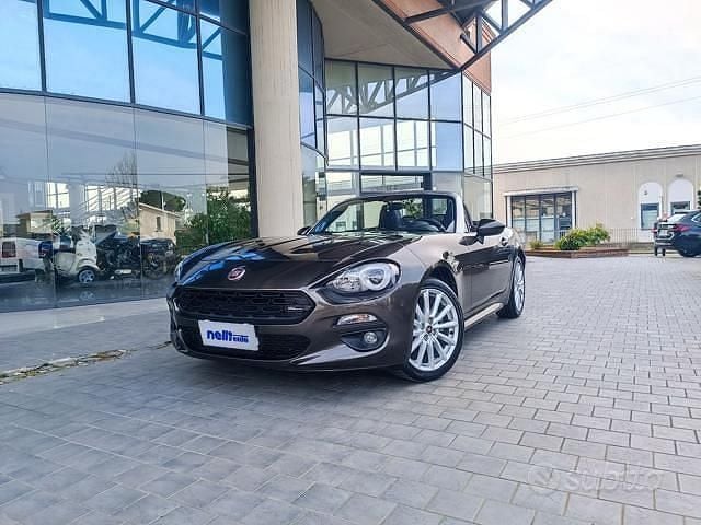 Usata Fiat 124 Spider Lusso 140 CV (102 kW) 2017 Verde Cabrio