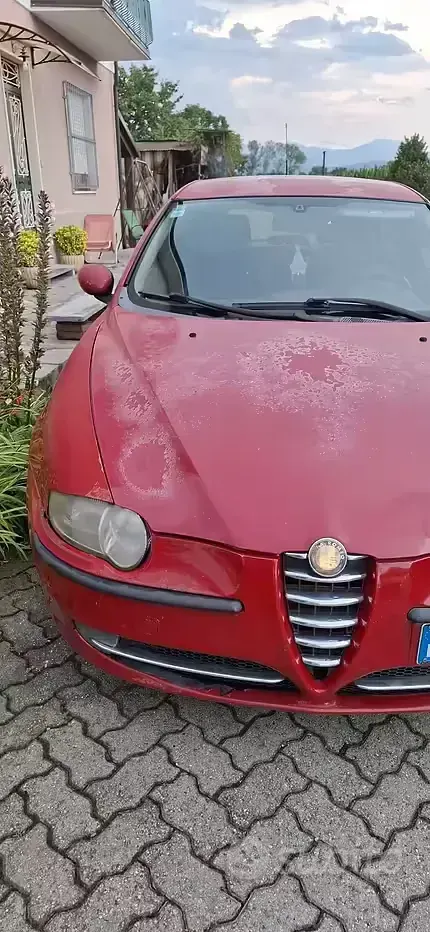 Usata Alfa Romeo 147 105 CV (77 kW) 2002 Rosso Utilitaria