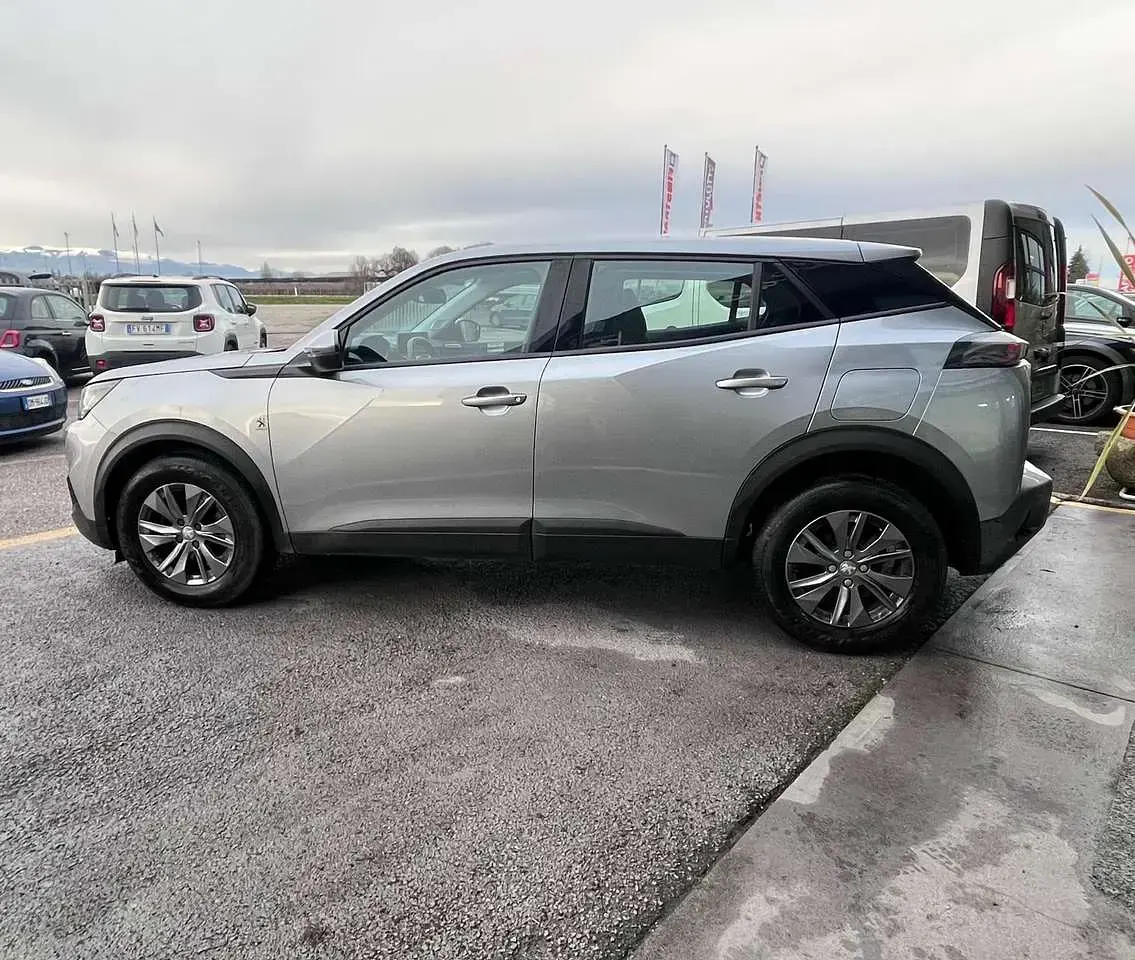 Usata Peugeot 2008 Active 199 CV (146 kW) 2021 Argento SUV