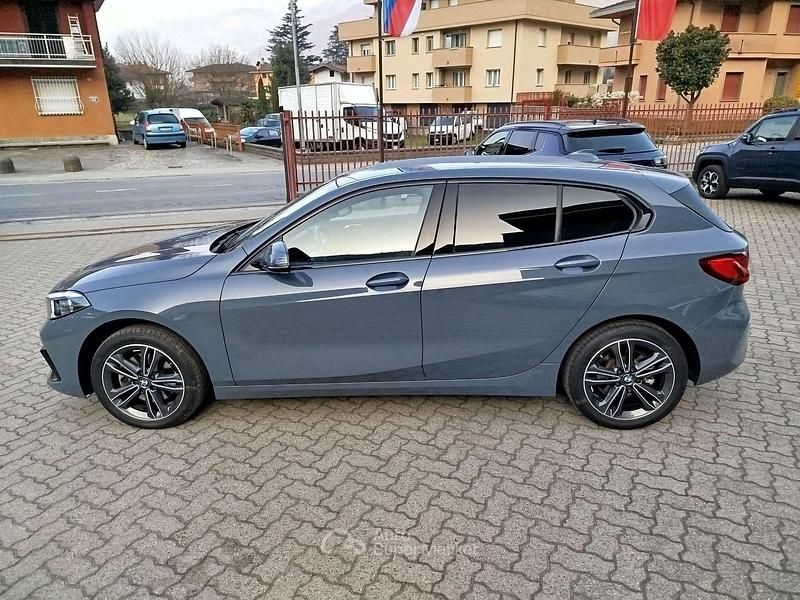 Usata BMW 118 Sport Line 136 CV (100 kW) 2022 Grigio Utilitaria