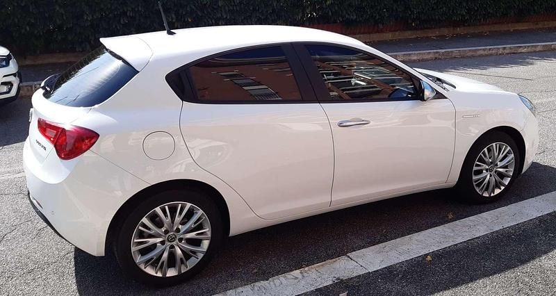 Usata 2018 Alfa Romeo Giulietta Super Due volumi | 12.800 € (Buon prezzo) - Immagine 1/4
