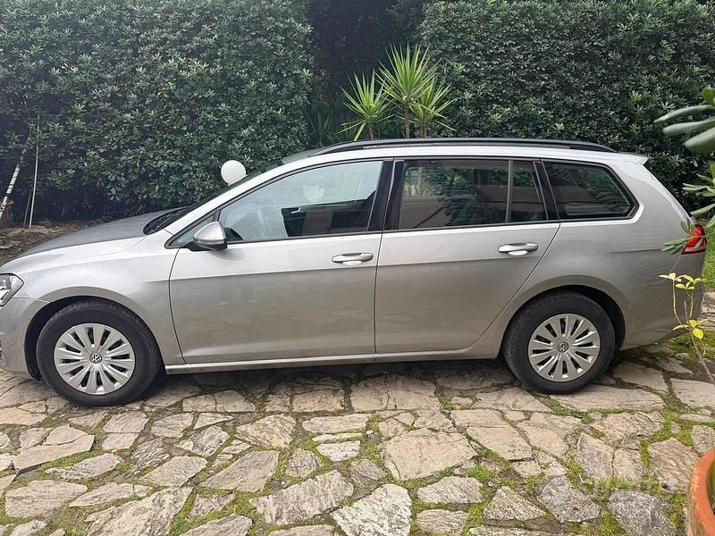 Usata VW Golf VII 90 CV (66 kW) 2017 Grigio Station wagon
