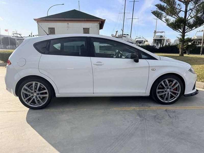 Occasion Seat Leon CUPRA 241 ch (177 kW) 2008 Citadine
