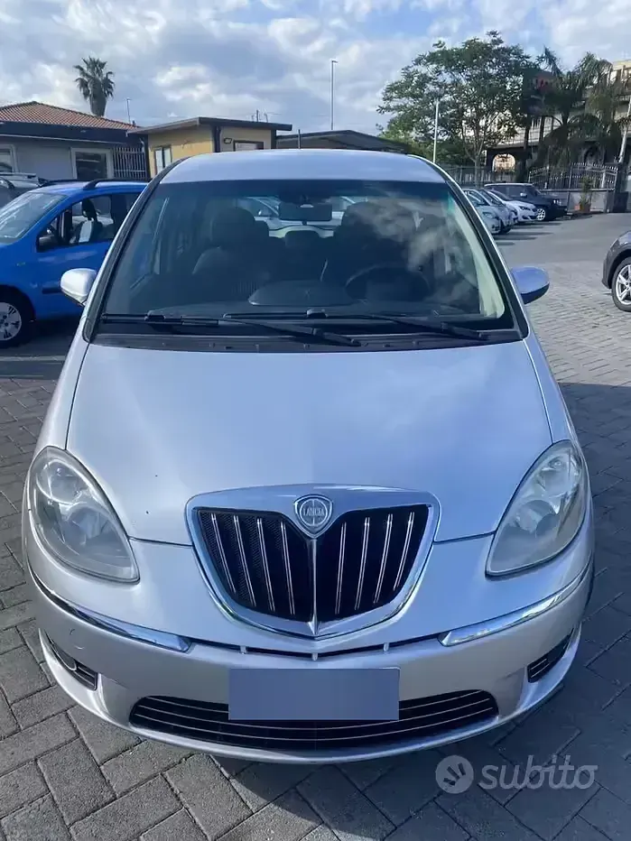 Usata Lancia Ypsilon 90 CV (66 kW) 2010 Utilitaria