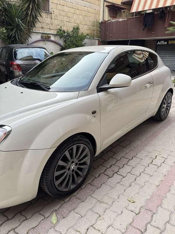 Usata Alfa Romeo MiTo Distinctive 90 CV (66 kW) 2009 Bianco Utilitaria