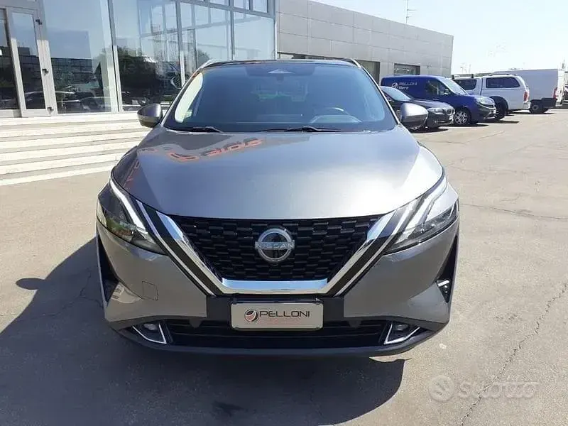 Usata Nissan Qashqai N-Connecta 140 CV (102 kW) 2023 Grigio SUV