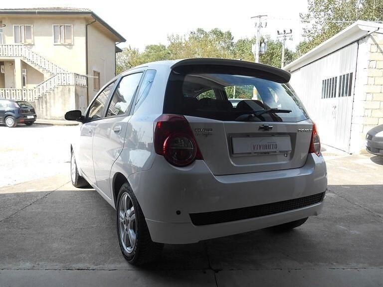 Usata Chevrolet Aveo 81 CV (59 kW) 2009 Bianco Berlina
