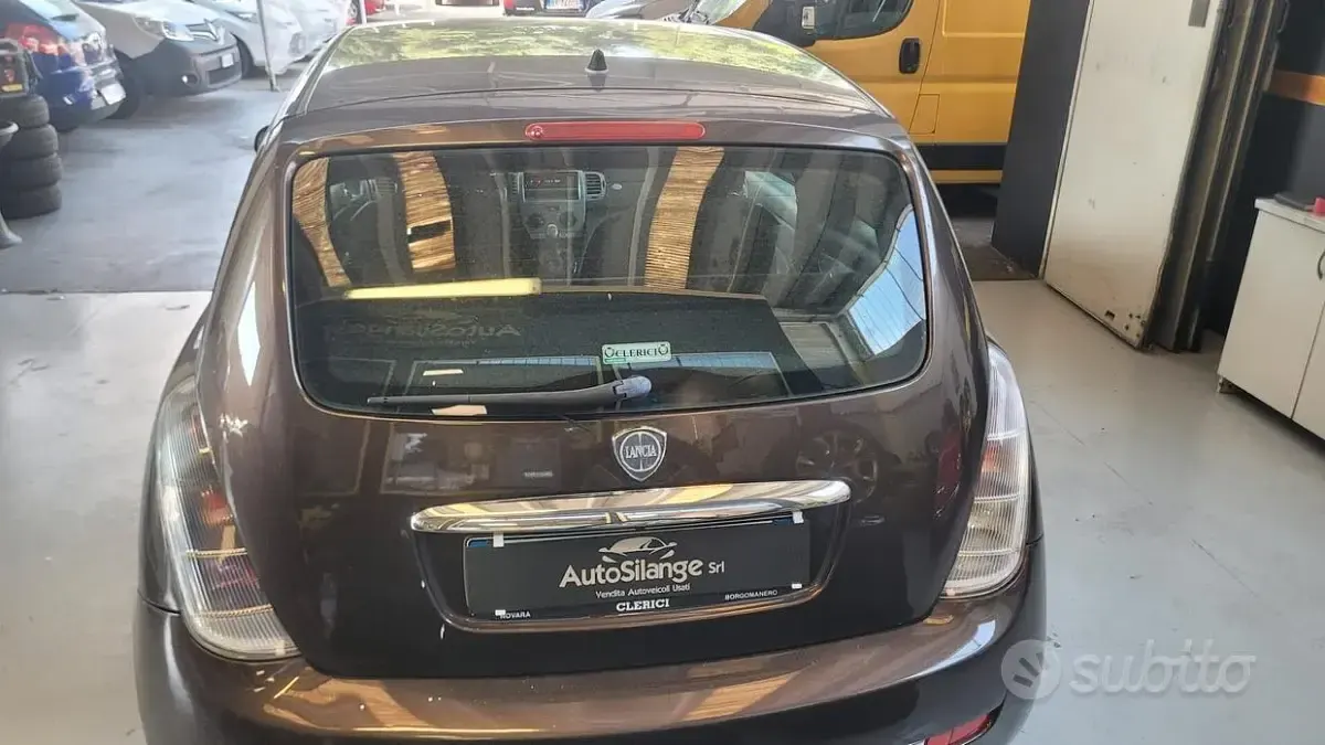 Usata Lancia Ypsilon 69 CV (50 kW) 2011 Marrone Utilitaria