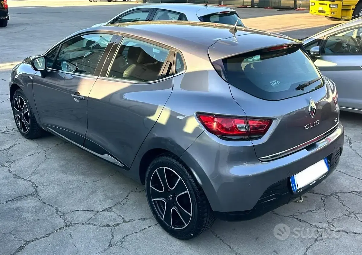 Usata Renault Clio IV Zen 75 CV (55 kW) 2016 Grigio Berlina
