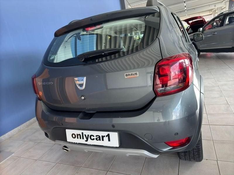 Usata Dacia Sandero Stepway 90 CV (66 kW) 2017 Grigio scuro Utilitaria
