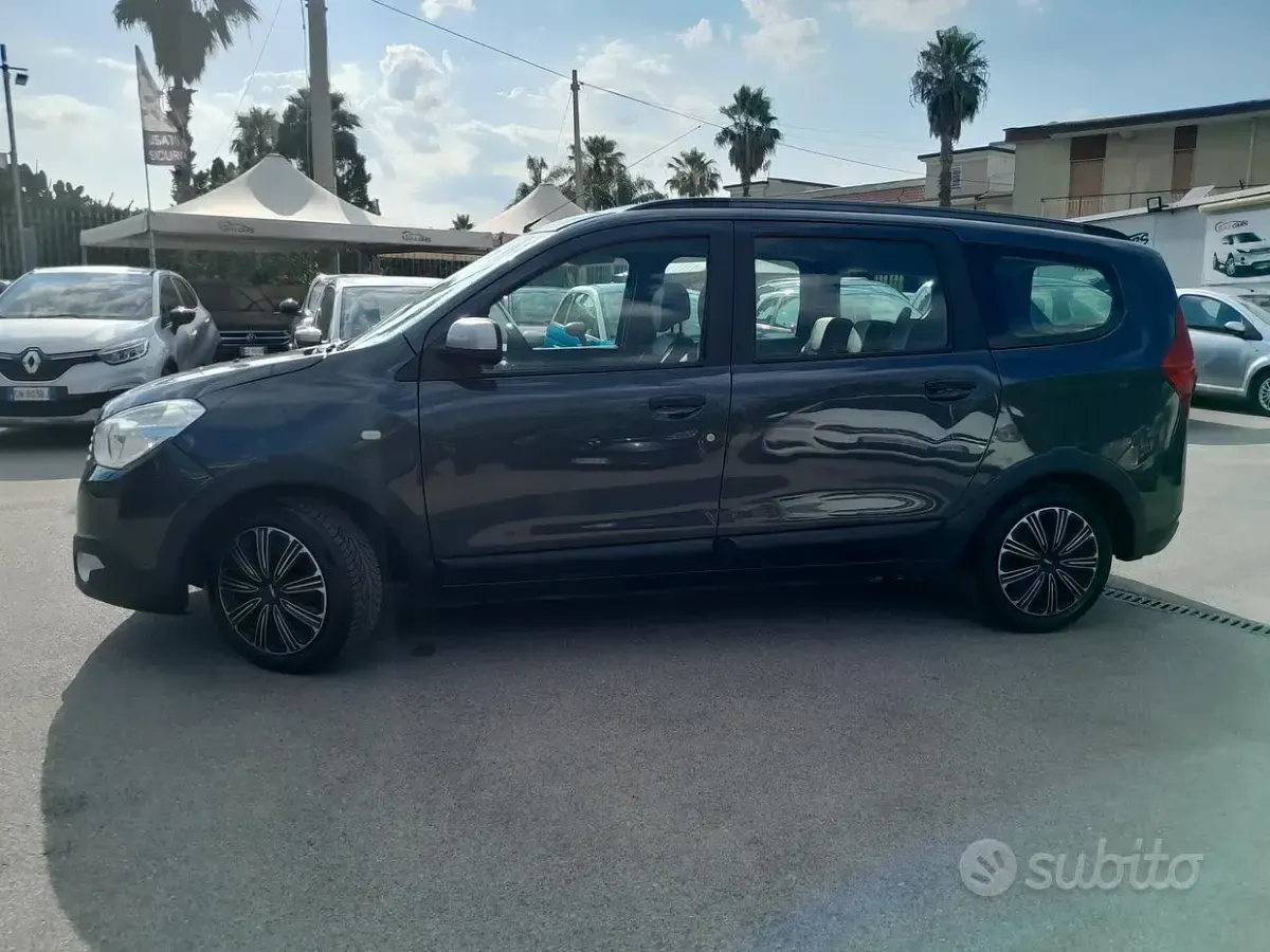 Usata Dacia Lodgy 101 CV (74 kW) 2017 Grigio Monovolume