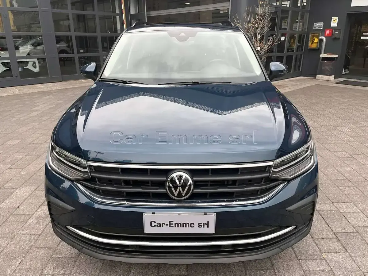 Usata VW Tiguan Life 122 CV (89 kW) 2022 Nightshade blu SUV