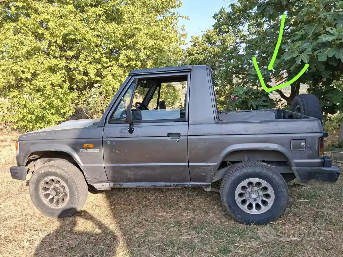 Usata Mitsubishi Pajero 84 CV (61 kW) 1988 Grigio SUV