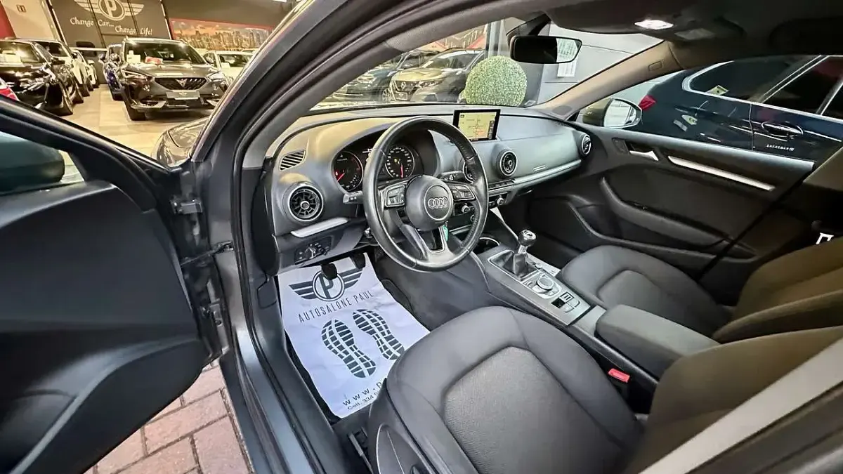 Usata Audi A3 Business 116 CV (85 kW) 2019 Grigio metallizzato Berlina