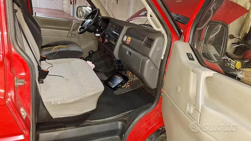 Usata VW Transporter 102 CV (75 kW) 1999 Rosso Furgone