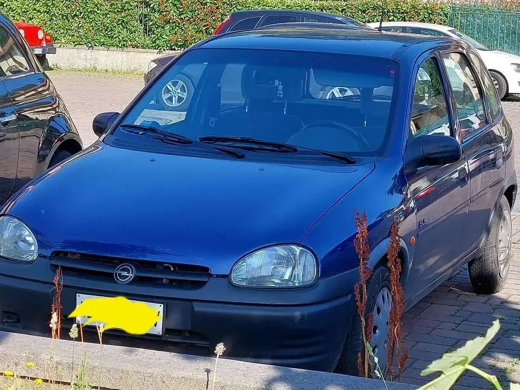 Usata Opel Corsa 90 CV (66 kW) 1994 Blu/azzurro Utilitaria