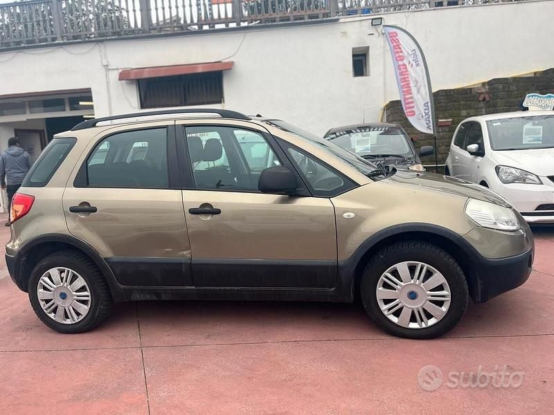 Usata Fiat Sedici Emotion 107 CV (78 kW) 2007 Marrone SUV