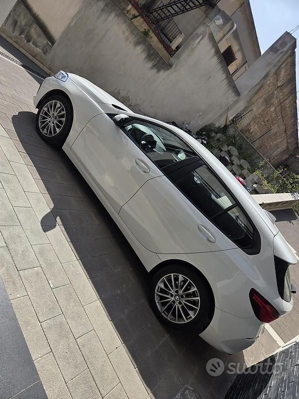 Usata BMW 118 Efficient Dynamics 140 CV (102 kW) 2023 Bianco Utilitaria