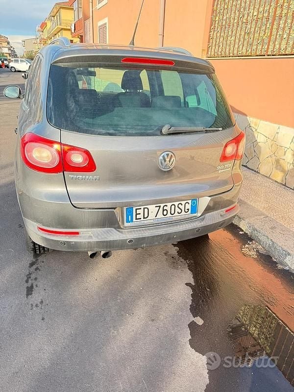 Usata VW Tiguan 140 CV (102 kW) 2011 Grigio SUV