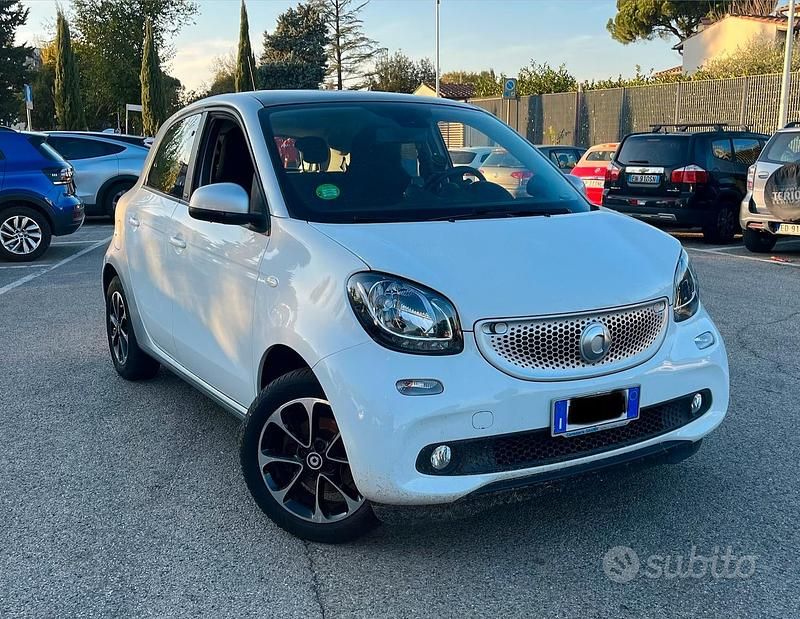 Usata Smart ForFour 71 CV (52 kW) 2017 Bianco Utilitaria