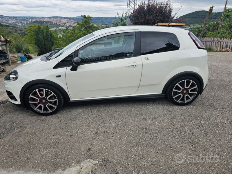 Usata Abarth Grande Punto 155 CV (114 kW) 2010 Bianco Utilitaria