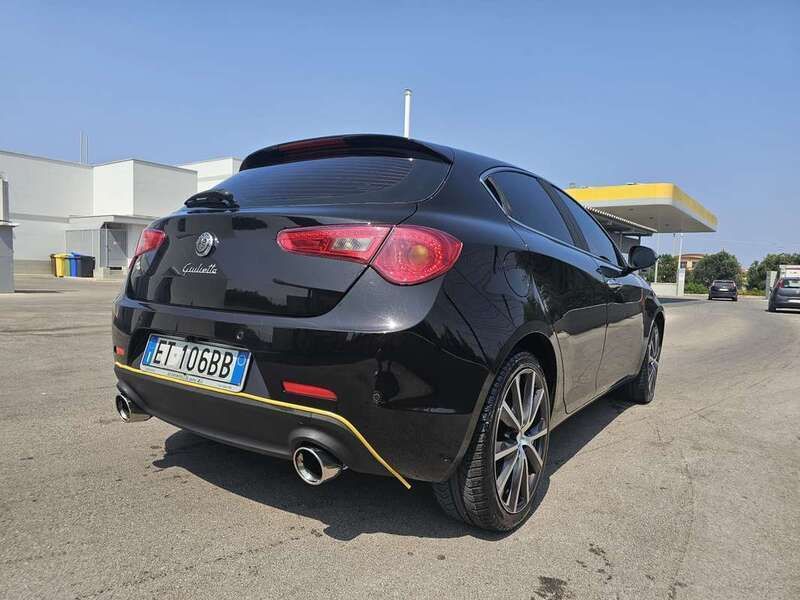 Usata 2013 Alfa Romeo Giulietta Veloce Due volumi | 8300 € (Cara) - Immagine 1/4