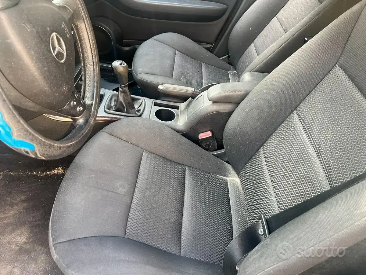 Usata Mercedes A180 109 CV (80 kW) 2006 Grigio Berlina