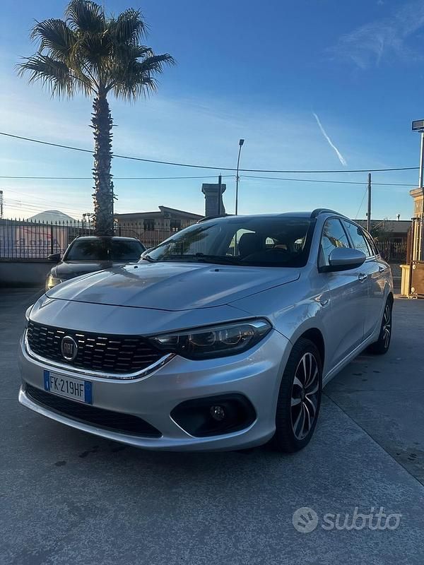 Usata Fiat Tipo Lounge 119 CV (87 kW) 2017 Grigio Station wagon