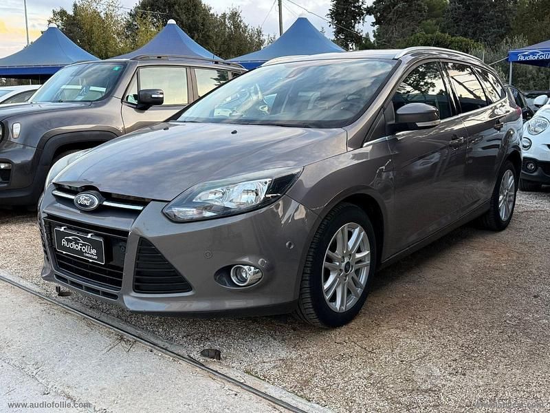 Usata Ford Focus Titanium 116 CV (85 kW) 2014 Grigio chiaro Station wagon