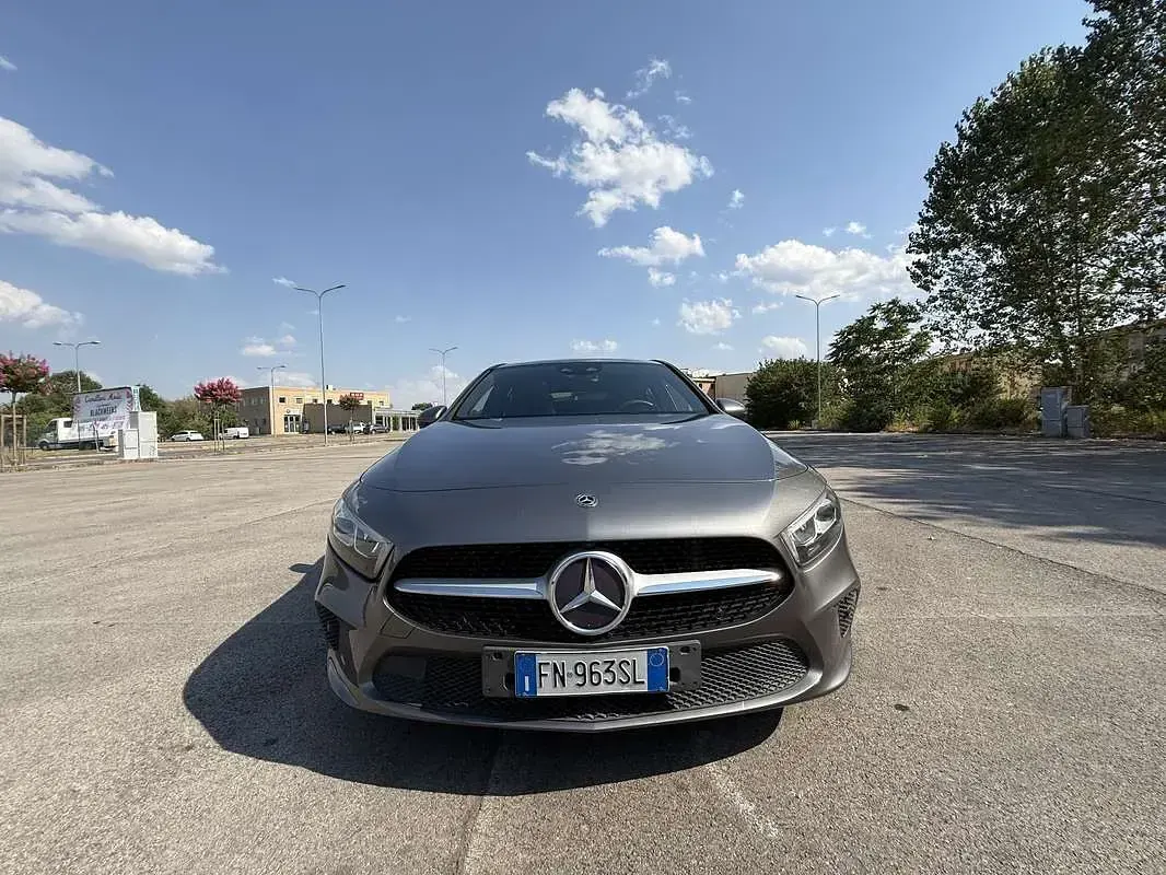 Usata Mercedes A180 109 CV (80 kW) 2018 Berlina