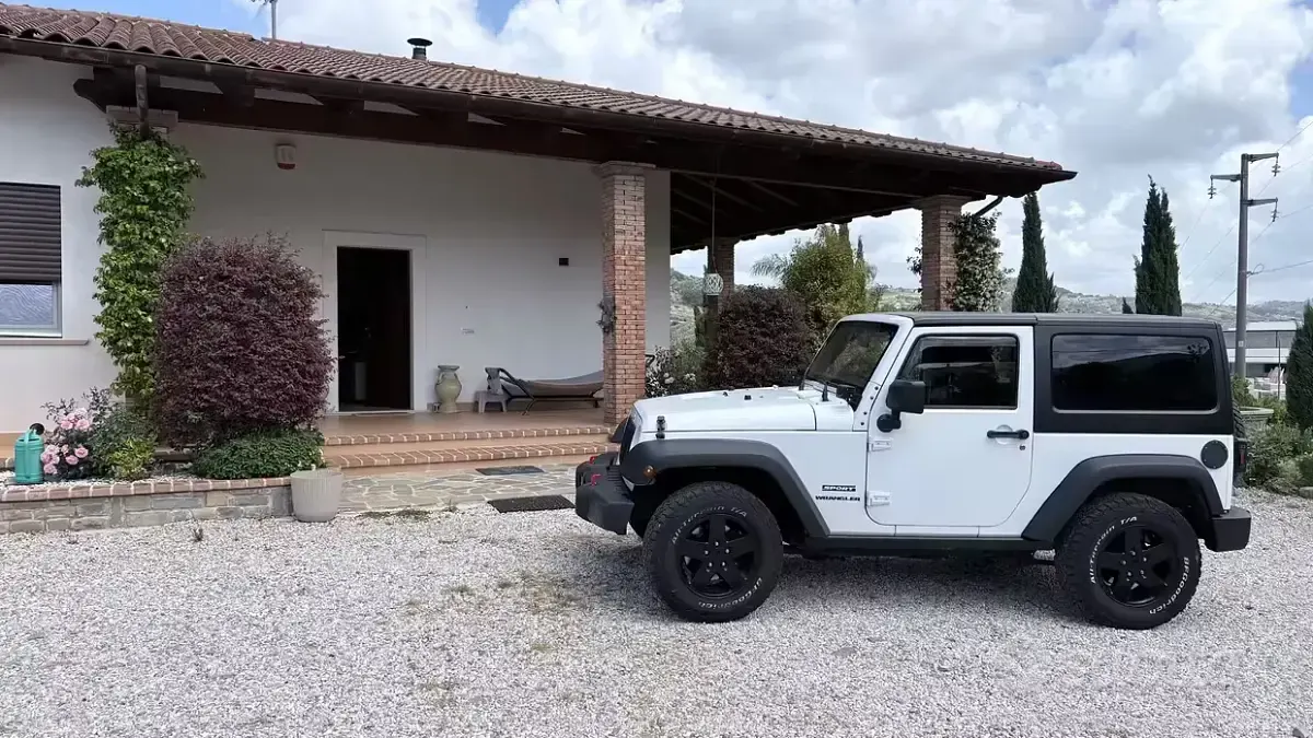 Usata Jeep Wrangler 200 CV (147 kW) 2013 SUV