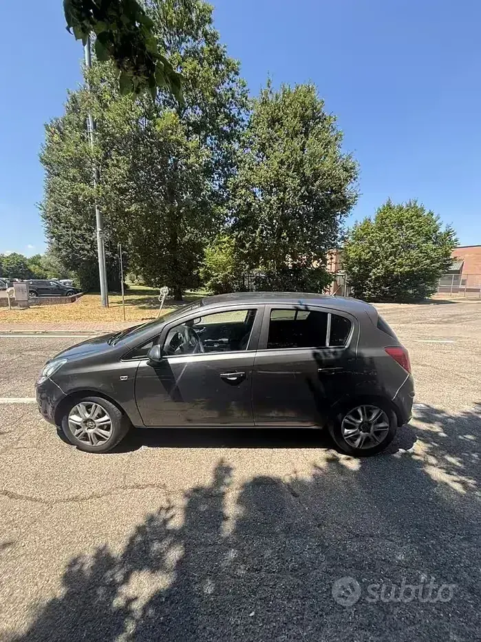 Usata Opel Corsa 86 CV (63 kW) 2012 Utilitaria