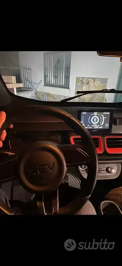 Usata XEV Yoyo 7 kW (10 CV) 2023 Nero Utilitaria